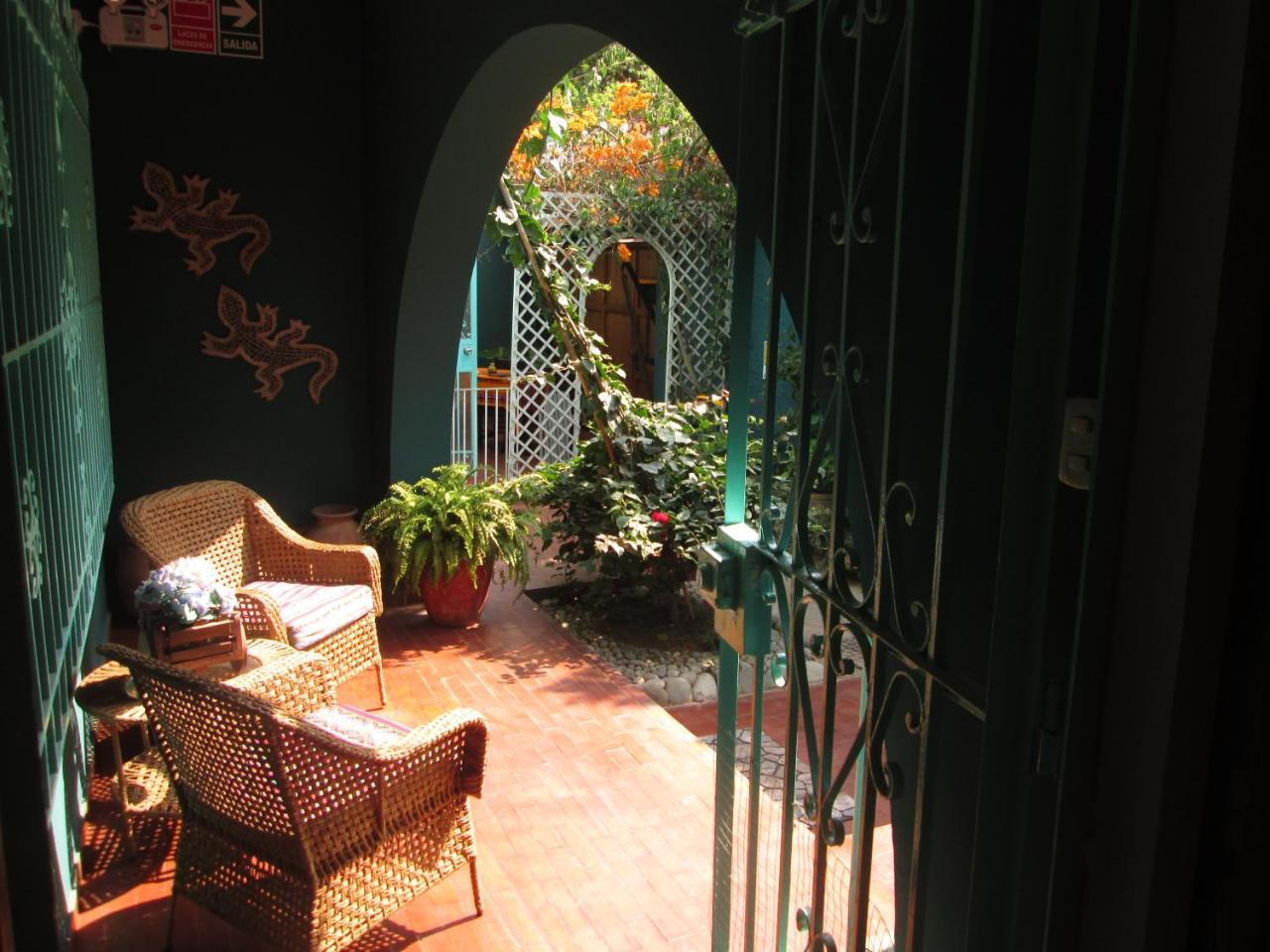 La Casona Azul Bed & Breakfast Lima Exterior photo